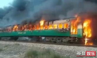 巴基斯坦火车遭劫持 超450人成人质