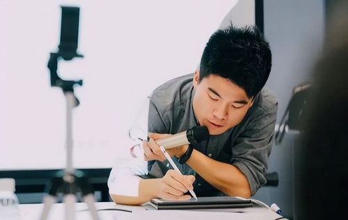 董宇辉直播时突发低血糖