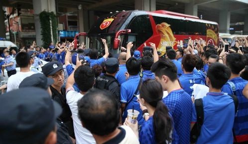 世预赛后杭州地铁免费送球迷回家