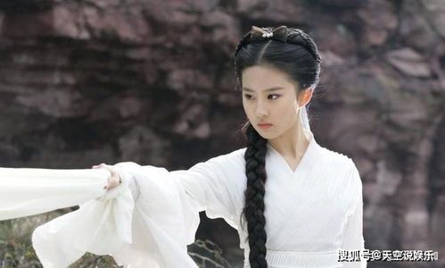 两代小龙女同时现身西湖