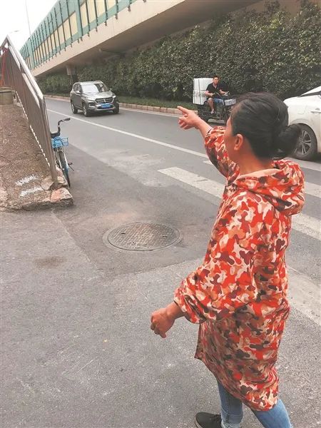 22岁女骑手车祸去世 家属寻目击者