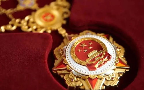 美术奖章与荣誉的象征——设计图片解读