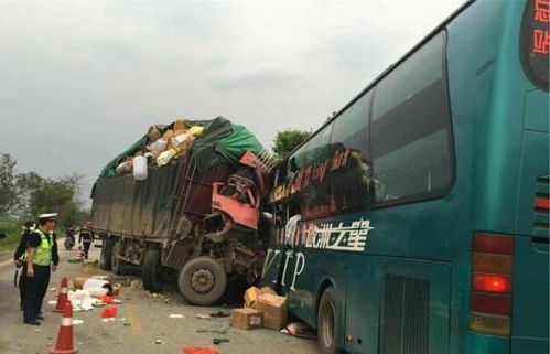 云南装载机致人伤亡事件致6死4伤