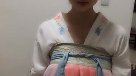 26岁女孩出门全副武装防晒致骨质疏松