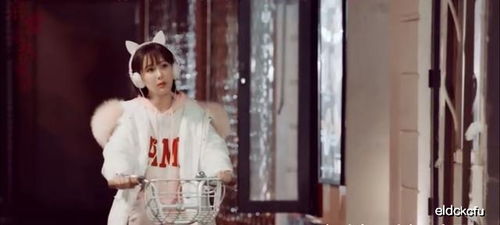 “短剧一姐”李沐宸拒演长剧惹争议
