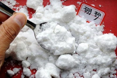 商家偷往猪肉上抹硼砂 拍摄者回应