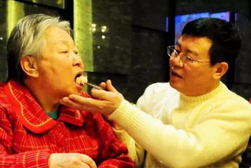 老人在精神病院被挖伤双眼右眼失明