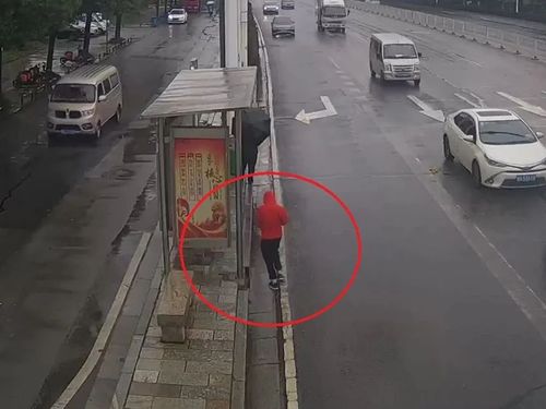 连续4场首个冲出考场的男生这次输了