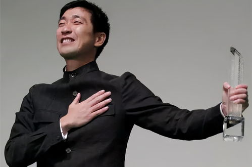 杨幂挽着刘德华疑似林萧上身(杨幂 刘德华)